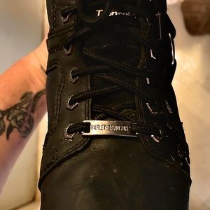 Bought these 3-4 years ago hardly wear them I’m a 8 not 7